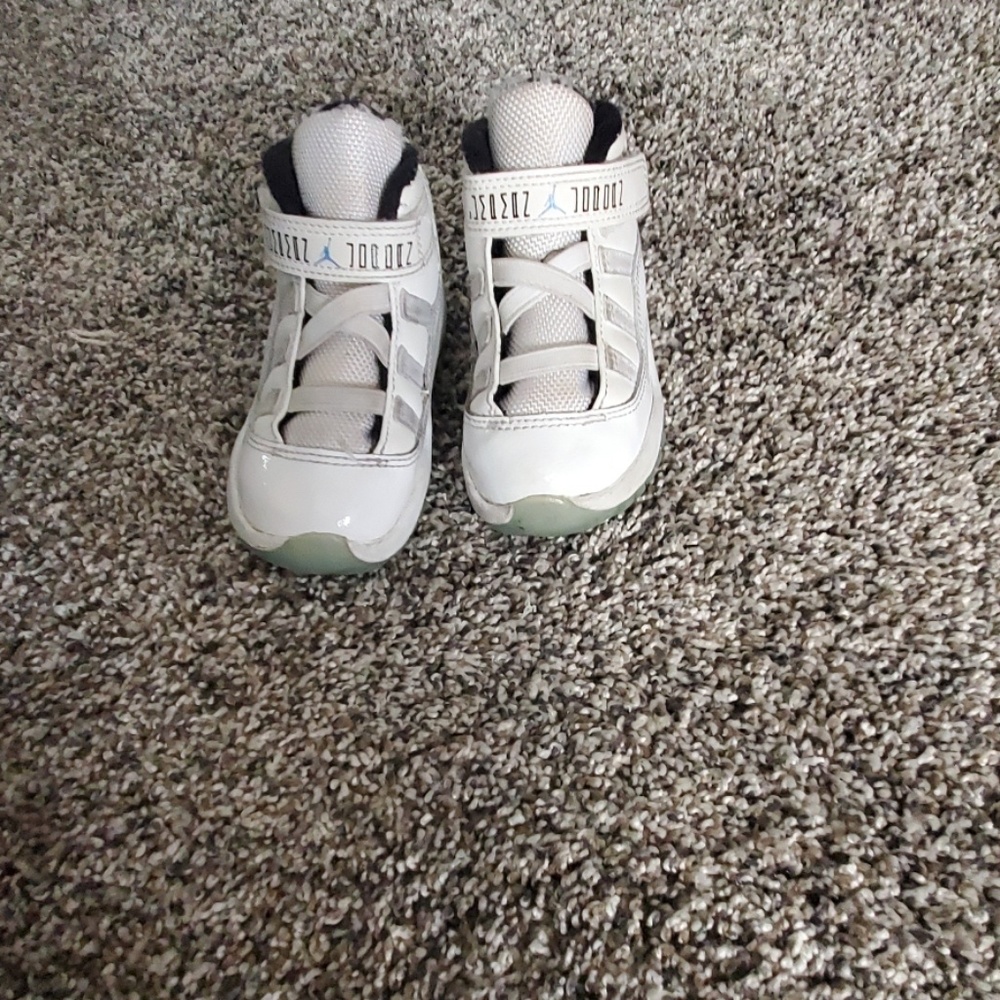 Jordan 11 size 6c
